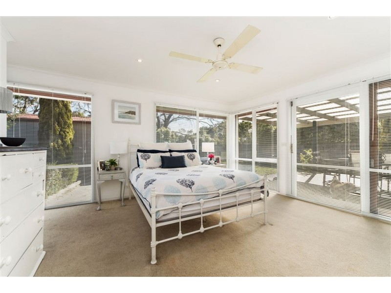 15 Parkside Crescent, Mornington VIC 3931