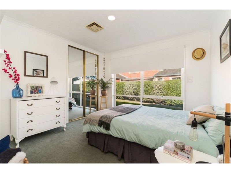 15 Parkside Crescent, Mornington VIC 3931