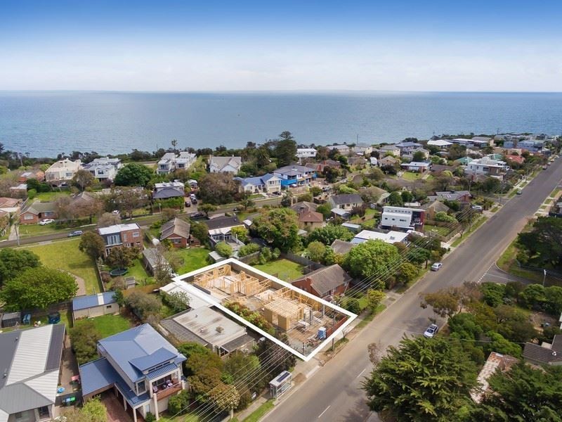 1 & 2/33 Strachans Road, Mornington VIC 3931