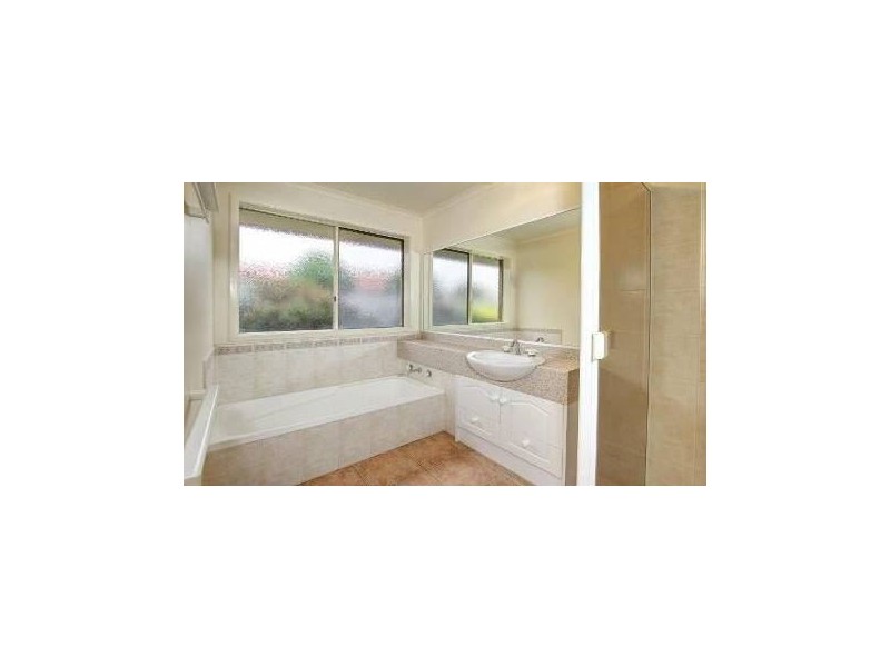 13 Playfield Grove, Mornington VIC 3931