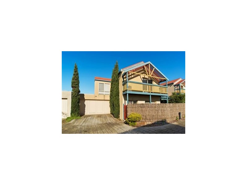 3/7 King Georges Avenue, Mornington VIC 3931