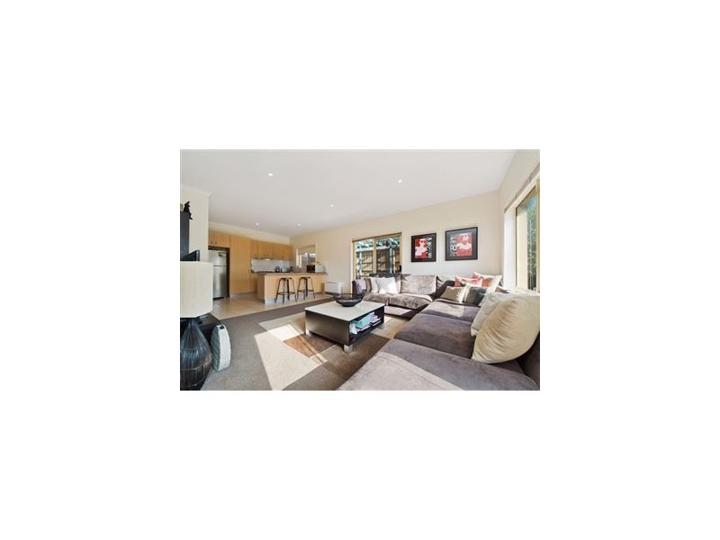 3/7 King Georges Avenue, Mornington VIC 3931