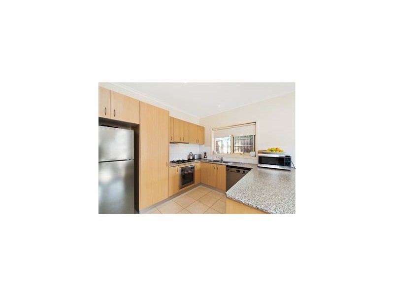 3/7 King Georges Avenue, Mornington VIC 3931