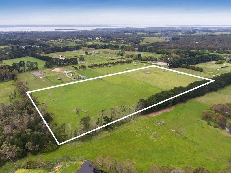 8 Wonderland Avenue, Tuerong VIC 3915