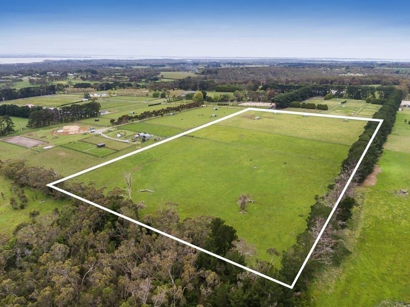 8 Wonderland Avenue, Tuerong VIC 3915