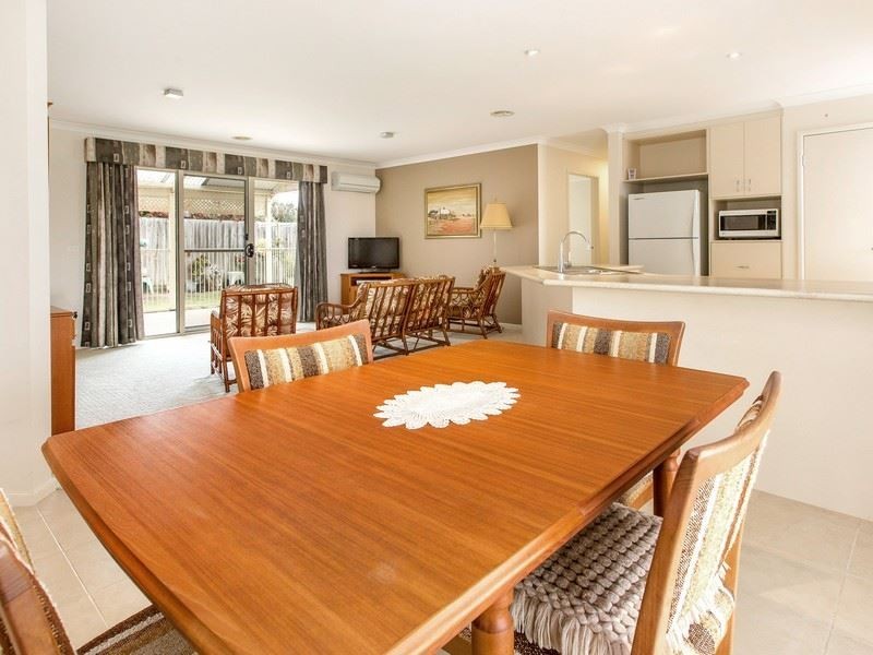 8 Haycutters Crt, Mount Martha VIC 3934