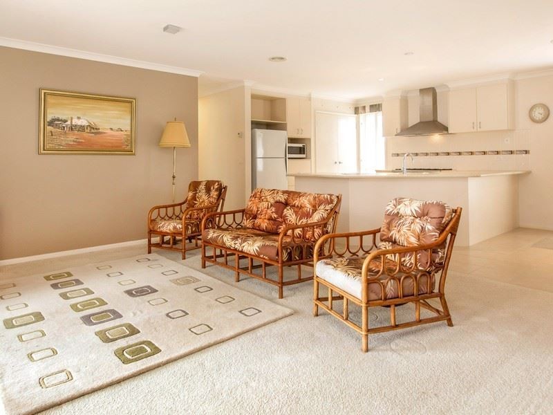 8 Haycutters Crt, Mount Martha VIC 3934