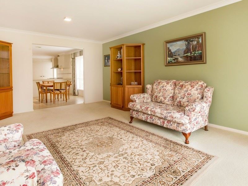 8 Haycutters Crt, Mount Martha VIC 3934