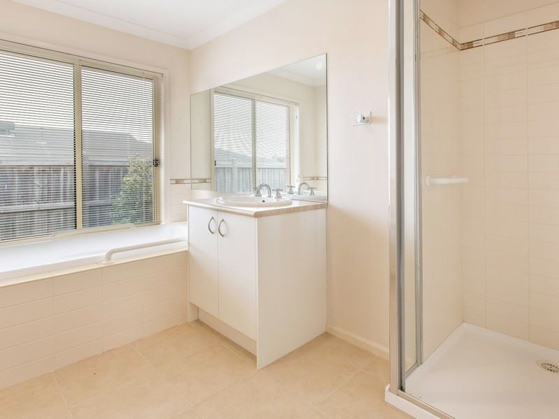 8 Haycutters Crt, Mount Martha VIC 3934