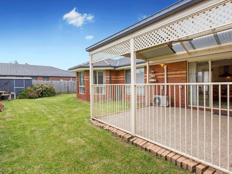 8 Haycutters Crt, Mount Martha VIC 3934