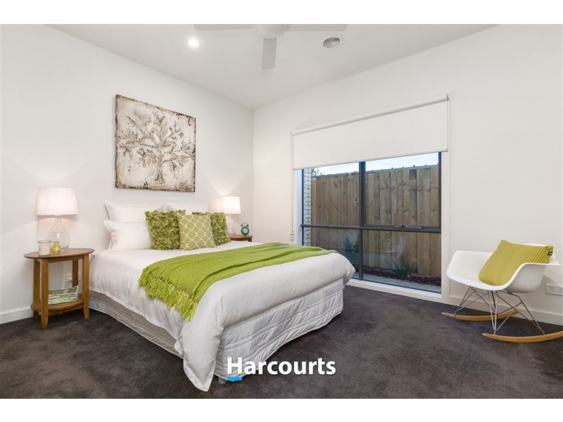 1/3 Portrush Grove, Mornington VIC 3931