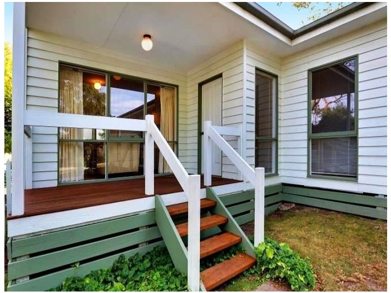 13 Philip Street, Mornington VIC 3931