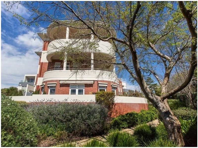 2/5 Tanti Avenue, Mornington VIC 3931