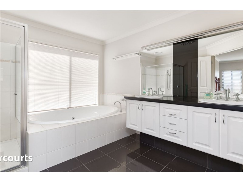 13 Aquarius Court, Mornington VIC 3931