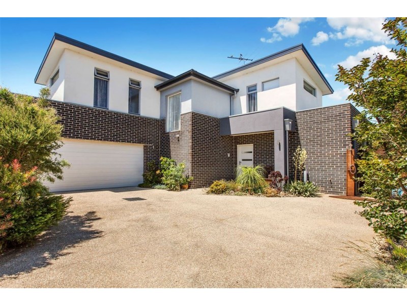 4a Ti-Tree Grove, Mornington VIC 3931