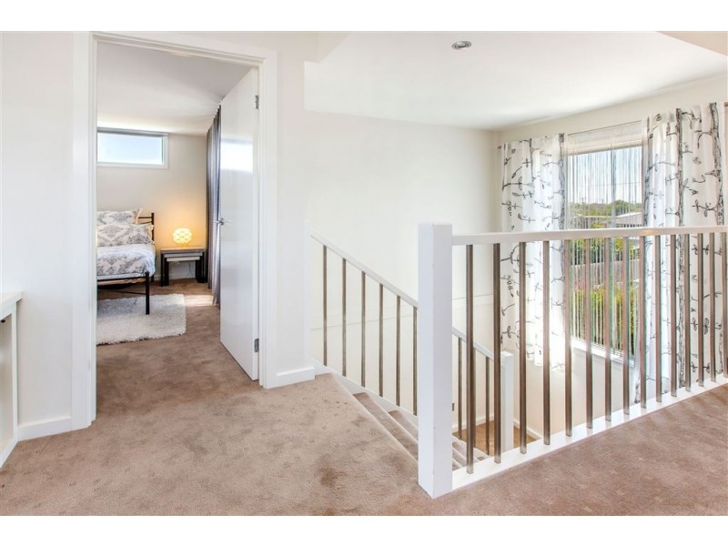 4a Ti-Tree Grove, Mornington VIC 3931