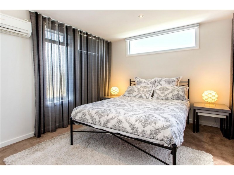 4a Ti-Tree Grove, Mornington VIC 3931