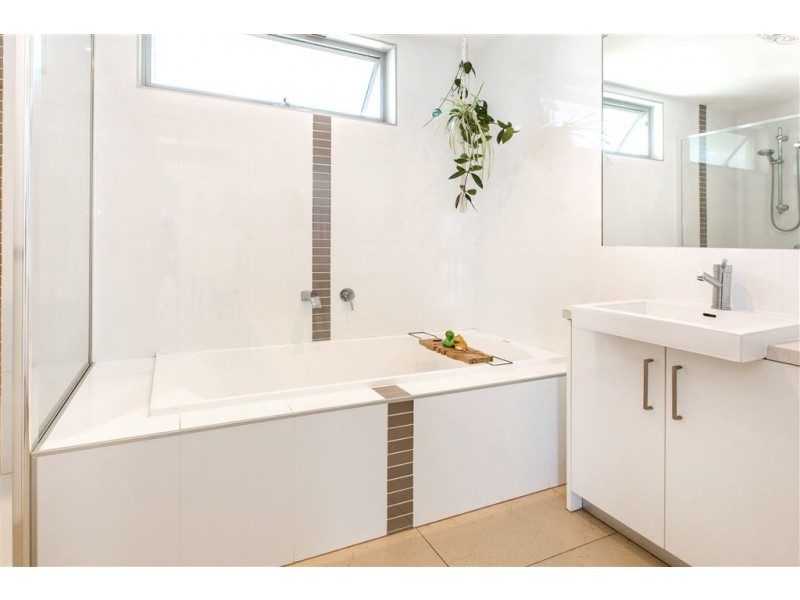 4a Ti-Tree Grove, Mornington VIC 3931