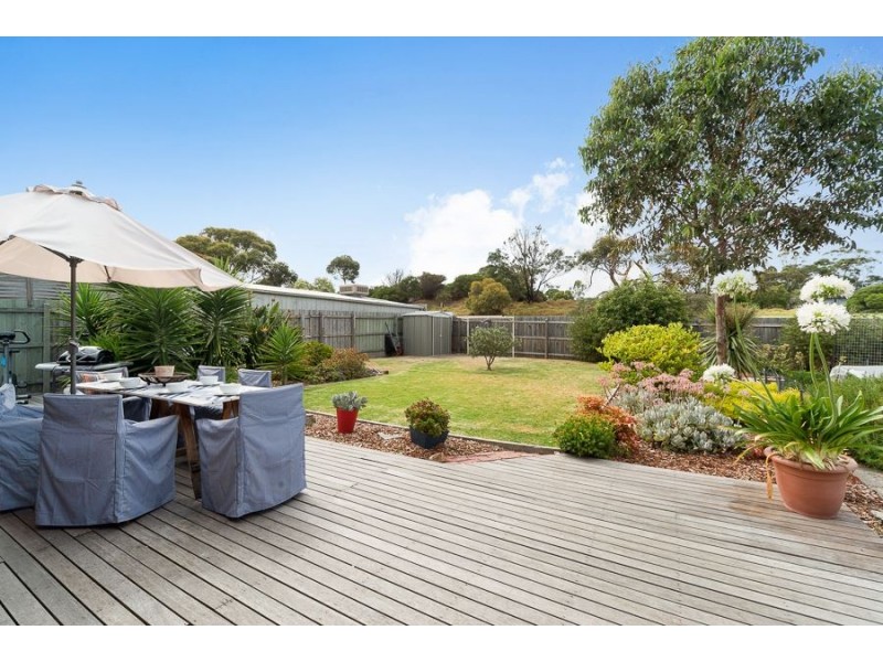15 Karella Crescent, Mornington VIC 3931