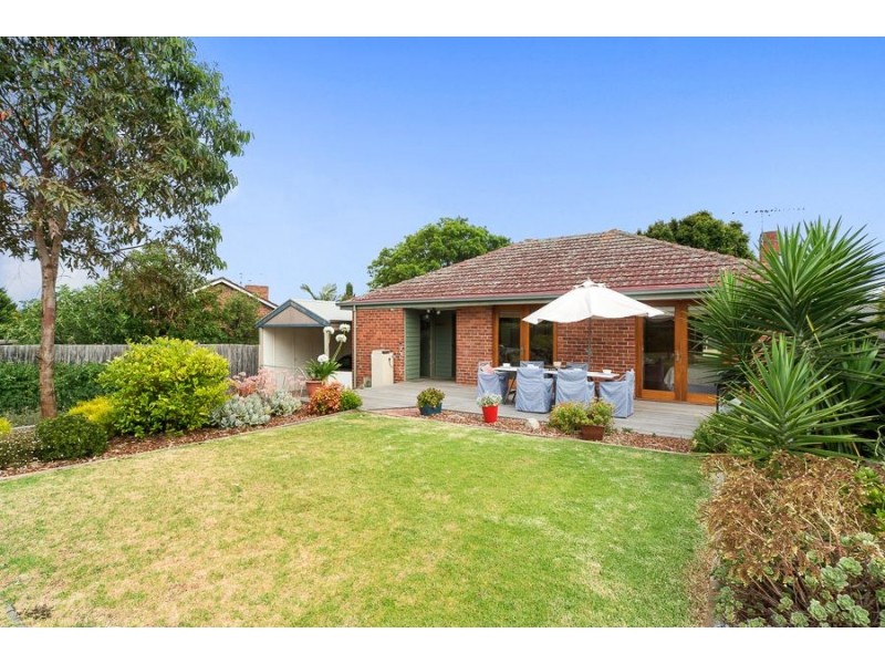 15 Karella Crescent, Mornington VIC 3931