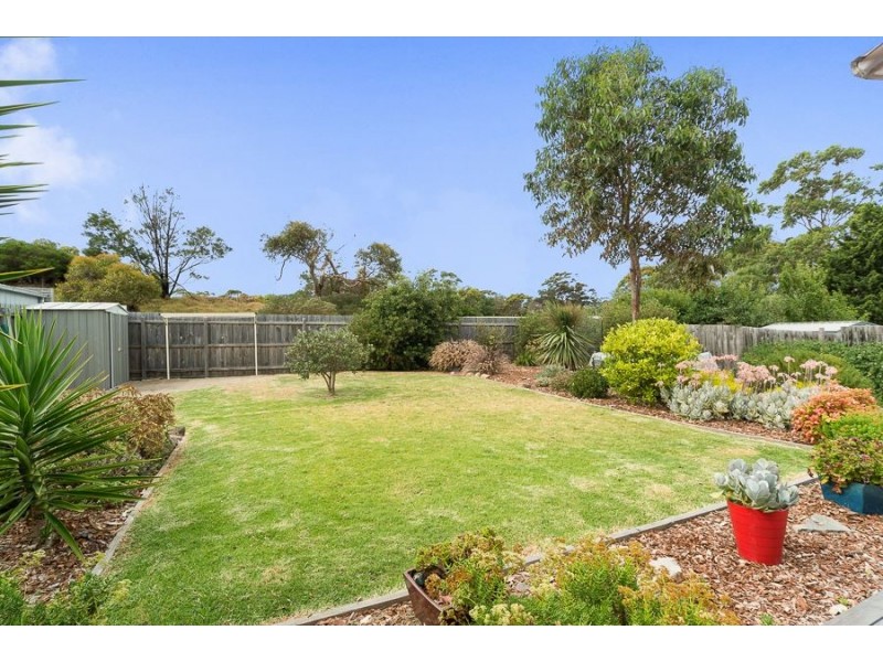 15 Karella Crescent, Mornington VIC 3931
