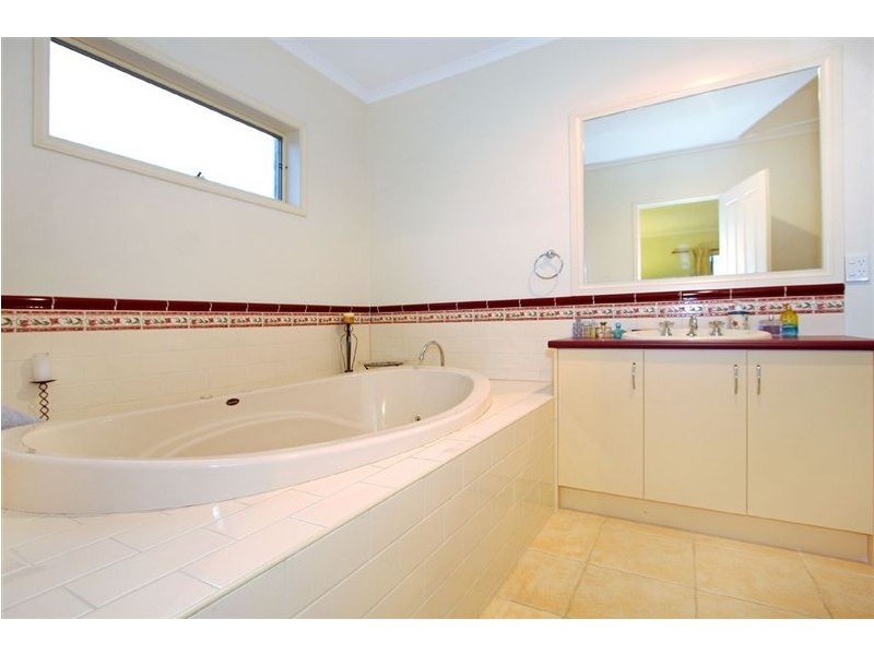 9 Malibu Way, Mount Martha VIC 3934