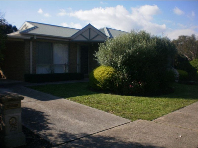 25 Parwan Crescent, Mornington VIC 3931