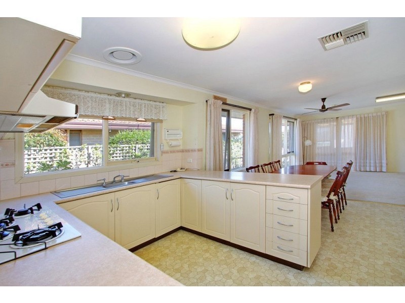 38 Gleneagles Ave, Mornington VIC 3931