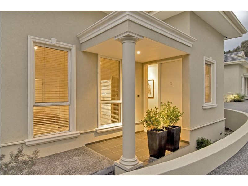 1/55 Herbert Street, Mornington VIC 3931