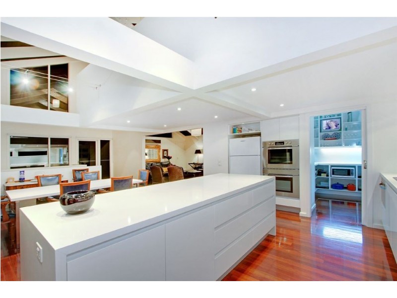 10 Tanti Avenue, Mornington VIC 3931