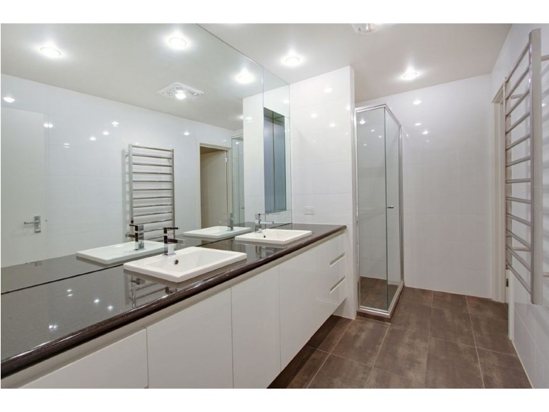 10 Tanti Avenue, Mornington VIC 3931