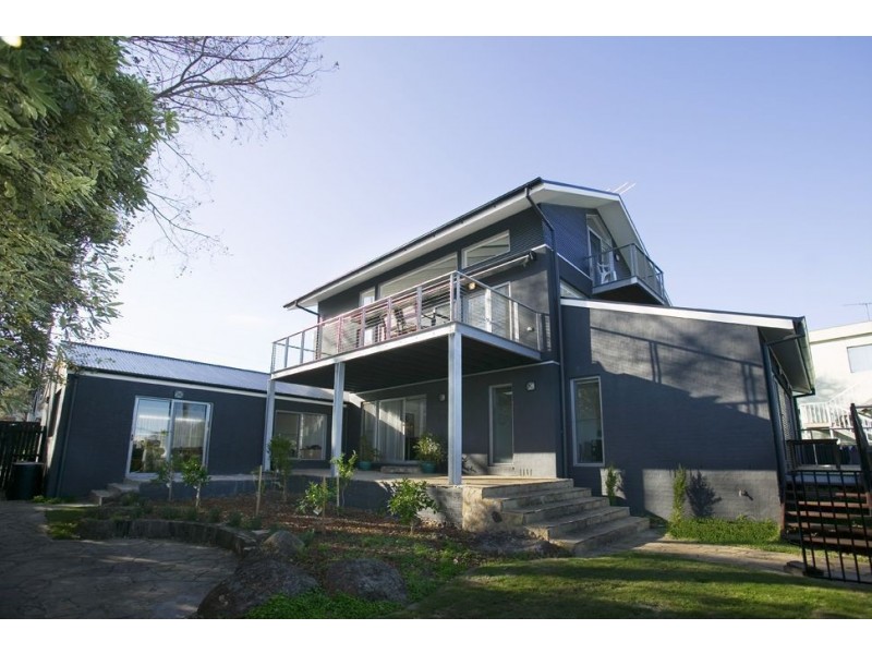 10 Tanti Avenue, Mornington VIC 3931