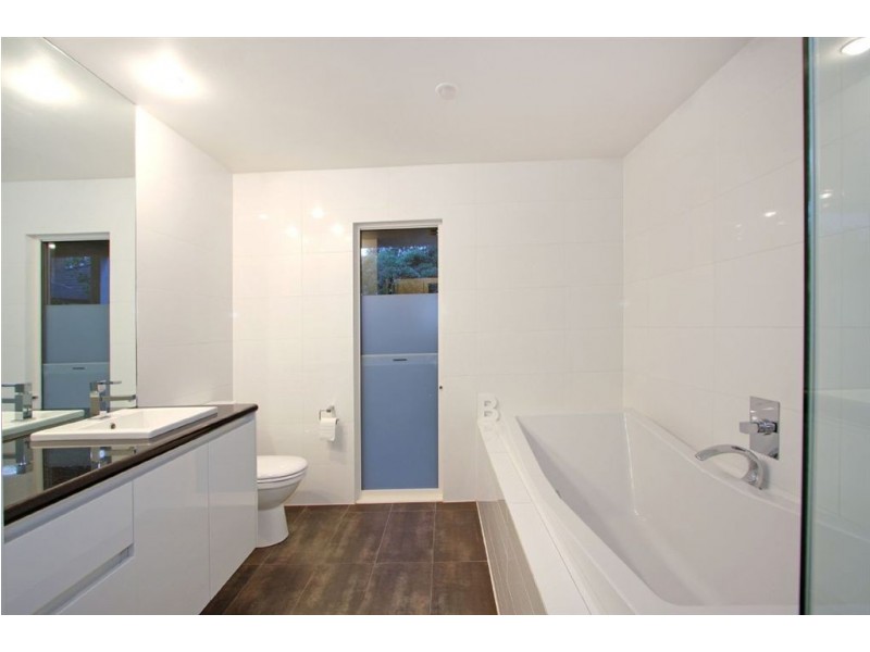 10 Tanti Avenue, Mornington VIC 3931