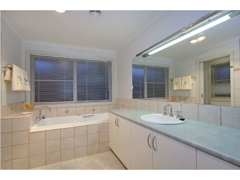 12 Port Phillip Drive, Mornington VIC 3931