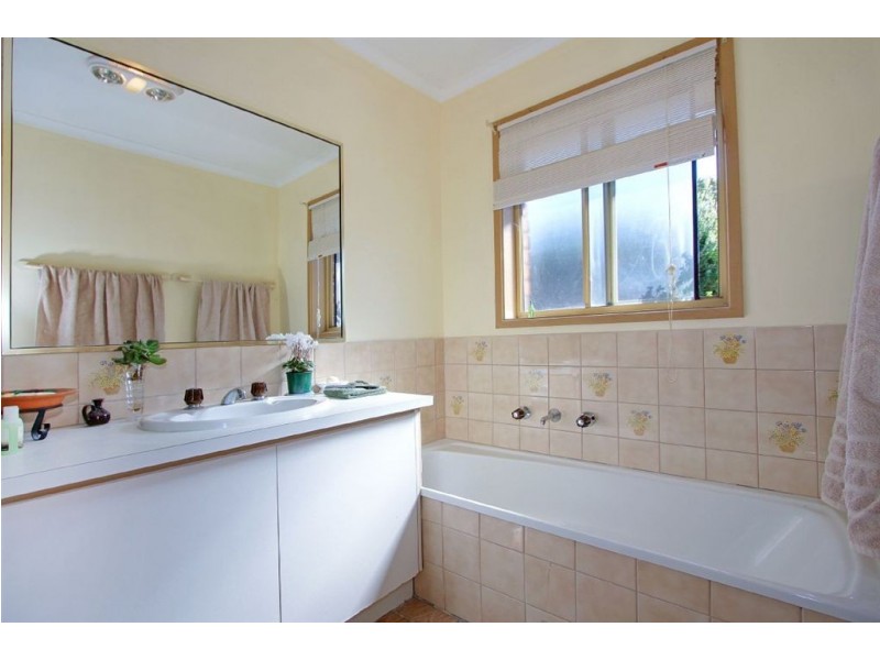 8/15 Napier Street, Mornington VIC 3931