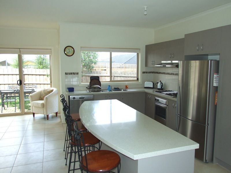 2/13-15 Samantha Drive, Mornington VIC 3931