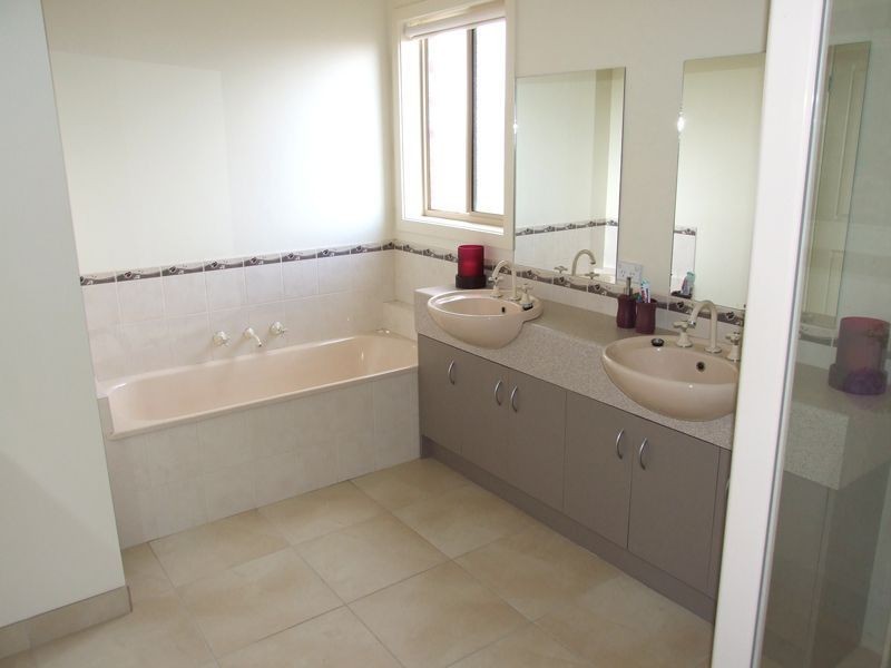 2/13-15 Samantha Drive, Mornington VIC 3931