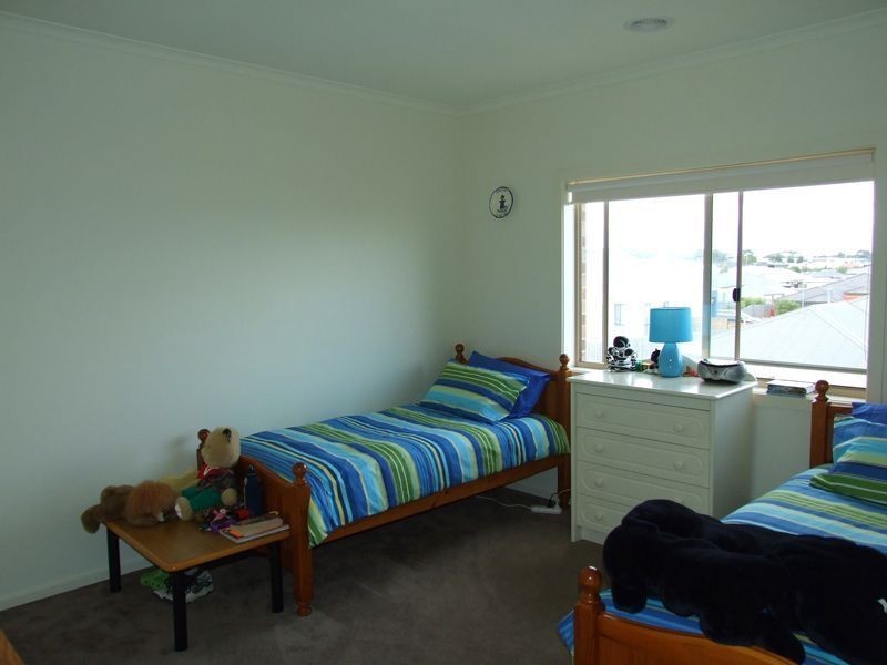 2/13-15 Samantha Drive, Mornington VIC 3931