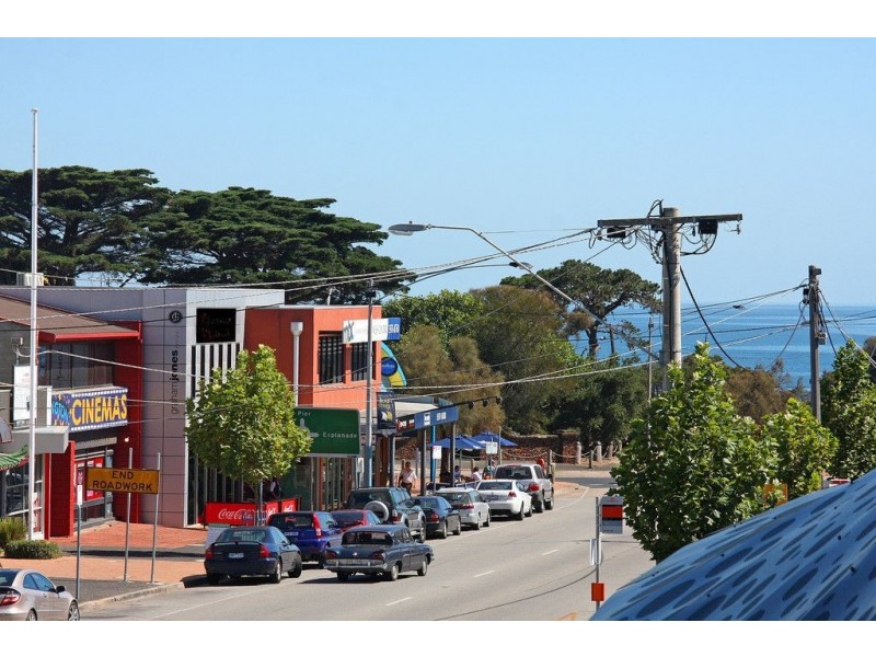 201 22 Main Street, Mornington VIC 3931