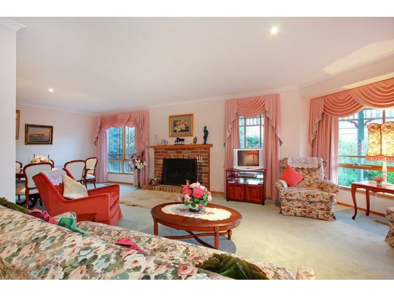 25 Parkside Crescent, Mornington VIC 3931