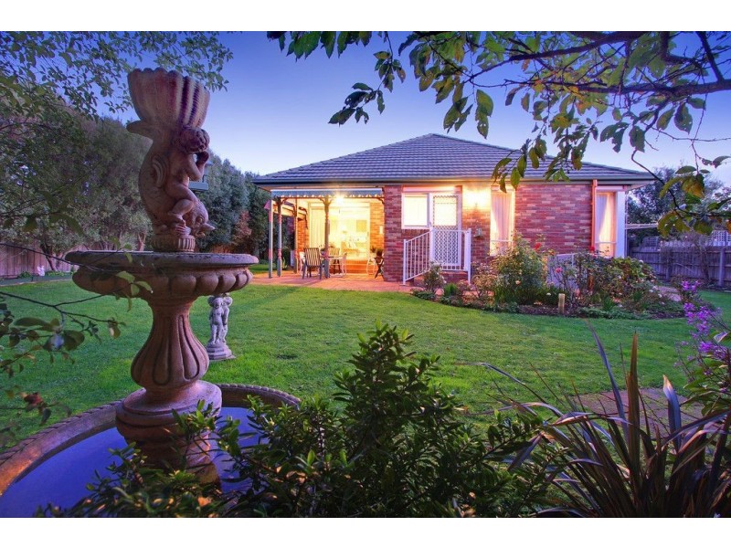 25 Parkside Crescent, Mornington VIC 3931