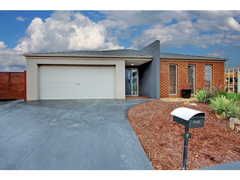 7 Vine Street, Mount Martha VIC 3934