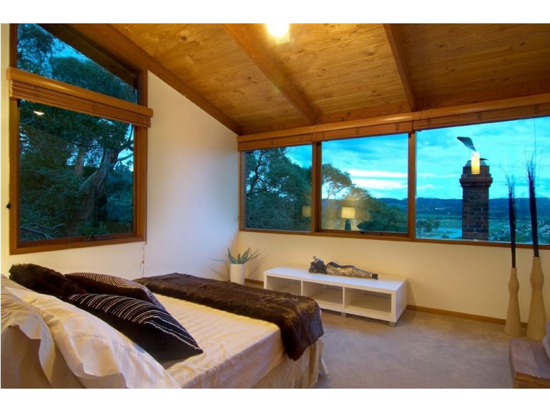 98 Ellerina Road, Mount Martha VIC 3934