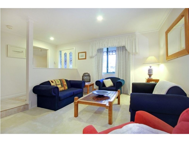 24 Ellinbank Crescent, Mornington VIC 3931