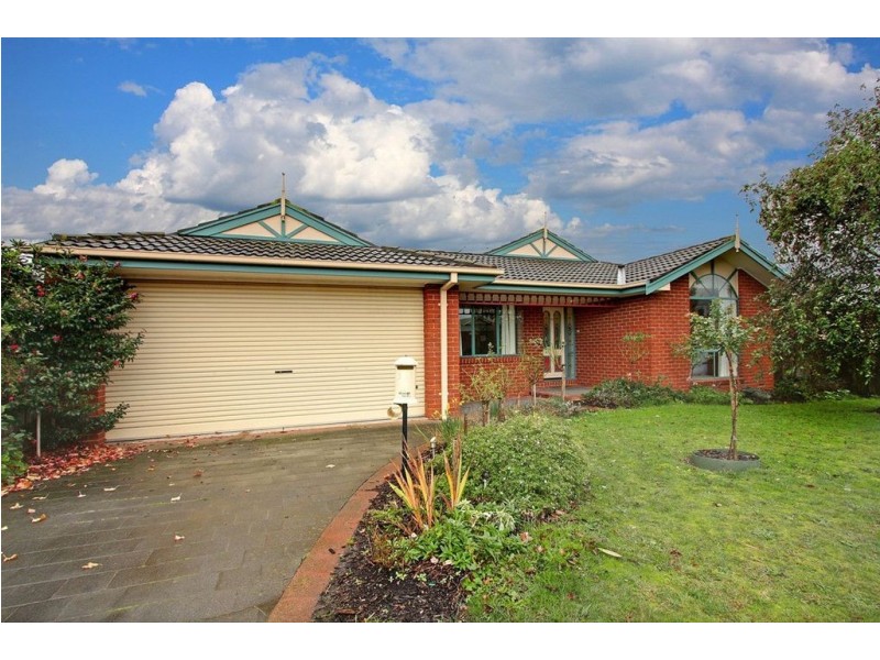 24 Ellinbank Crescent, Mornington VIC 3931