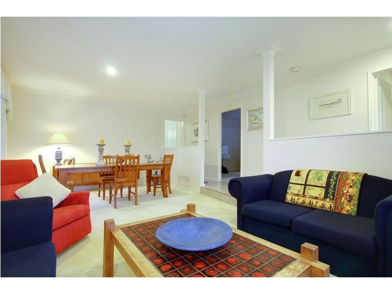 24 Ellinbank Crescent, Mornington VIC 3931