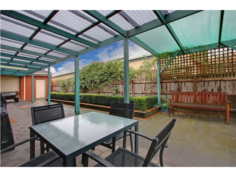 24 Ellinbank Crescent, Mornington VIC 3931