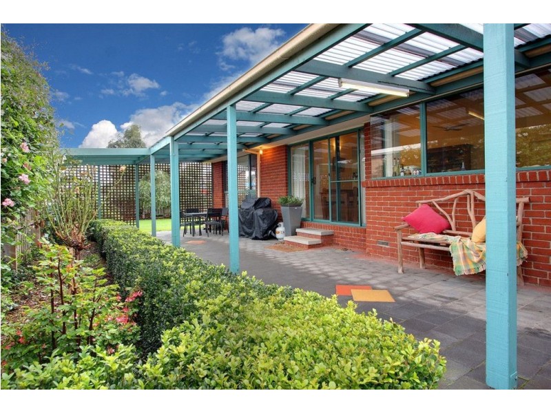 24 Ellinbank Crescent, Mornington VIC 3931