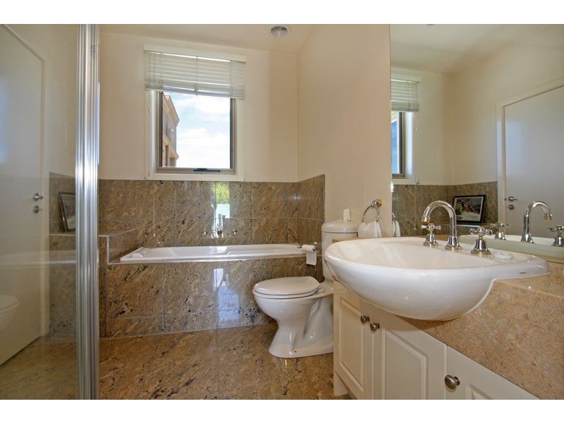 2/3 King Street, Mornington VIC 3931