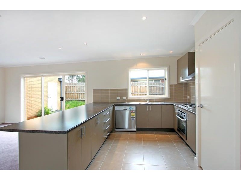 2/50 Oakland Street, Mornington VIC 3931